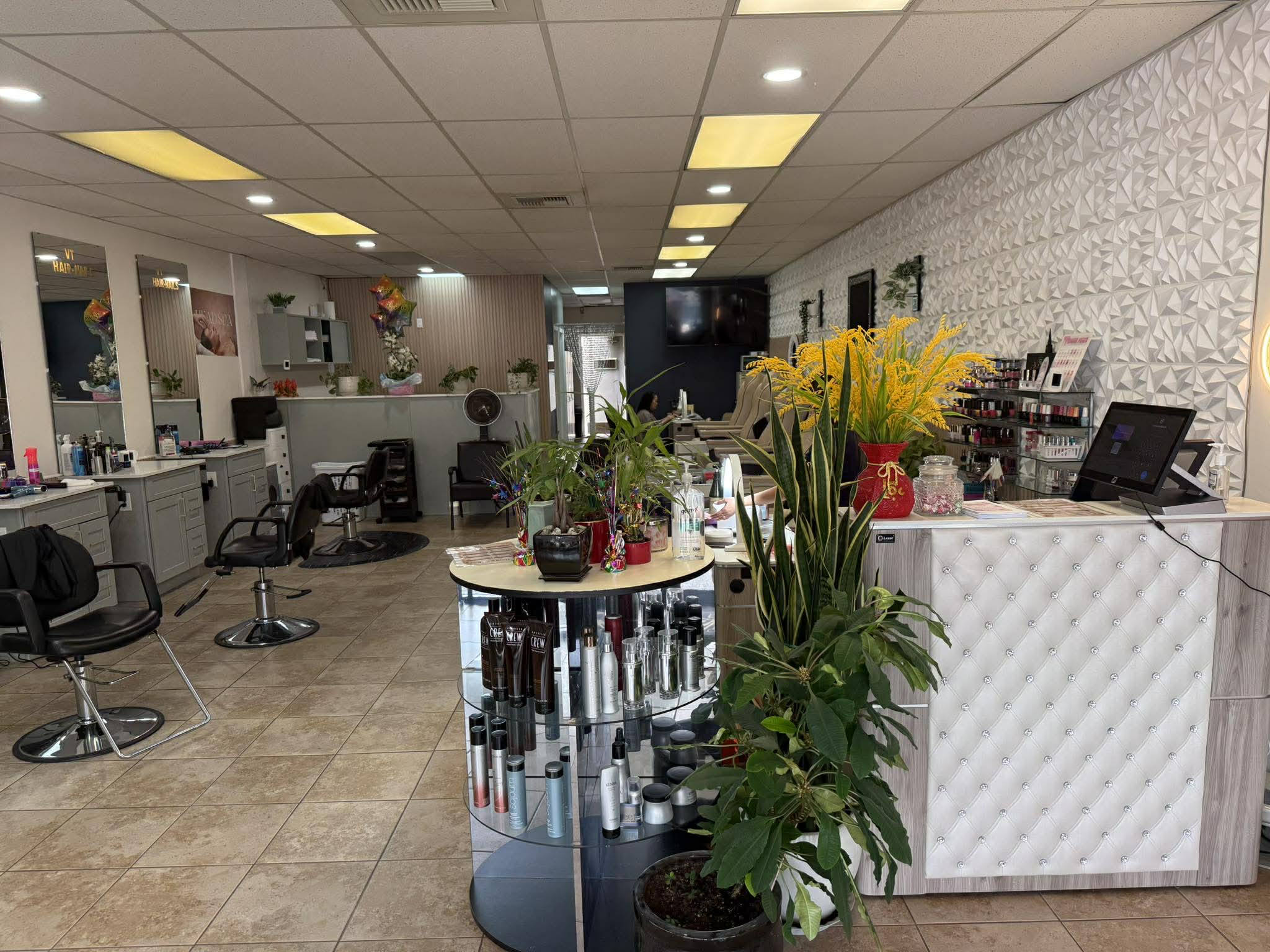 Wide view from the front of the salon