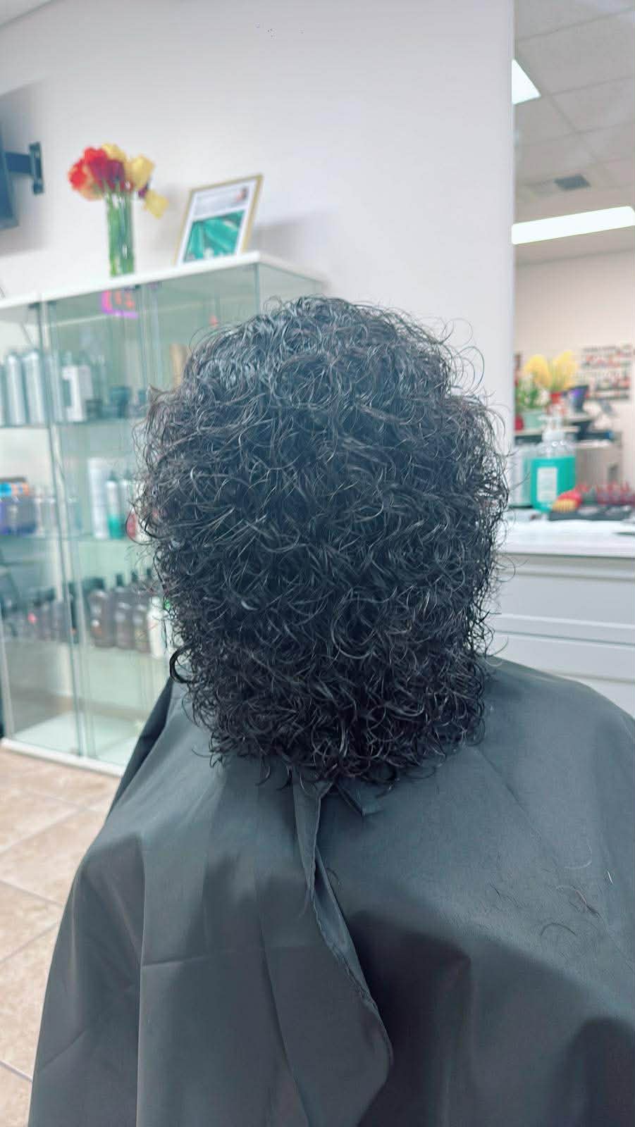 Curly hair finish from the back